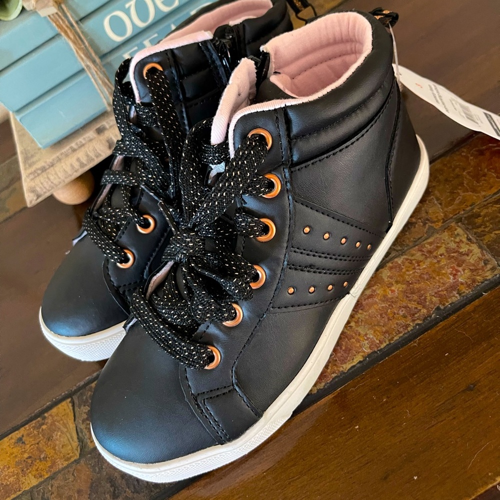 NWT girls high top sneakers.